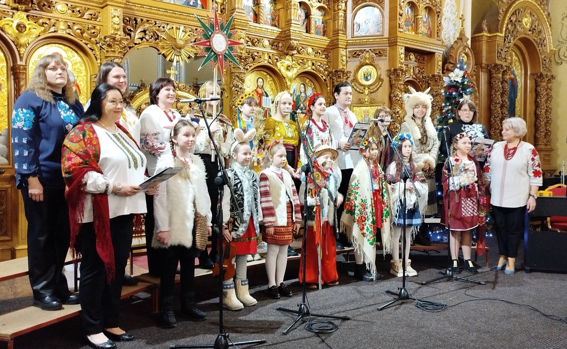 ТРИВАЄ ФЕСТИВАЛЬ "КОЛЯДА НА МАЙЗЛЯХ"