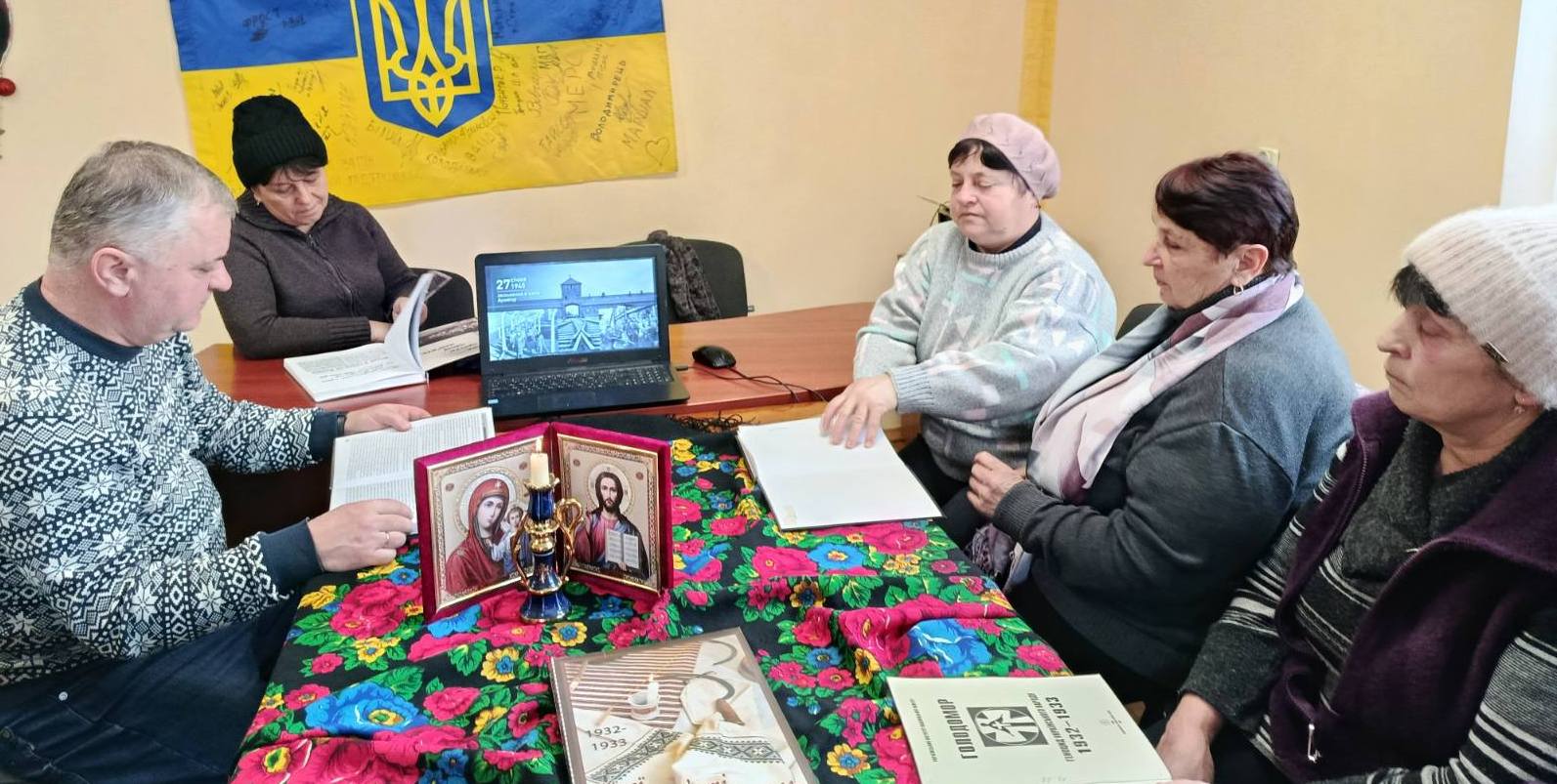 У БУДИНКУ КУЛЬТУРИ С. КОЛОДІЇВКА ВШАНУВАЛИ ПАМ'ЯТЬ ЖЕРТВ ГОЛОКОСТУ