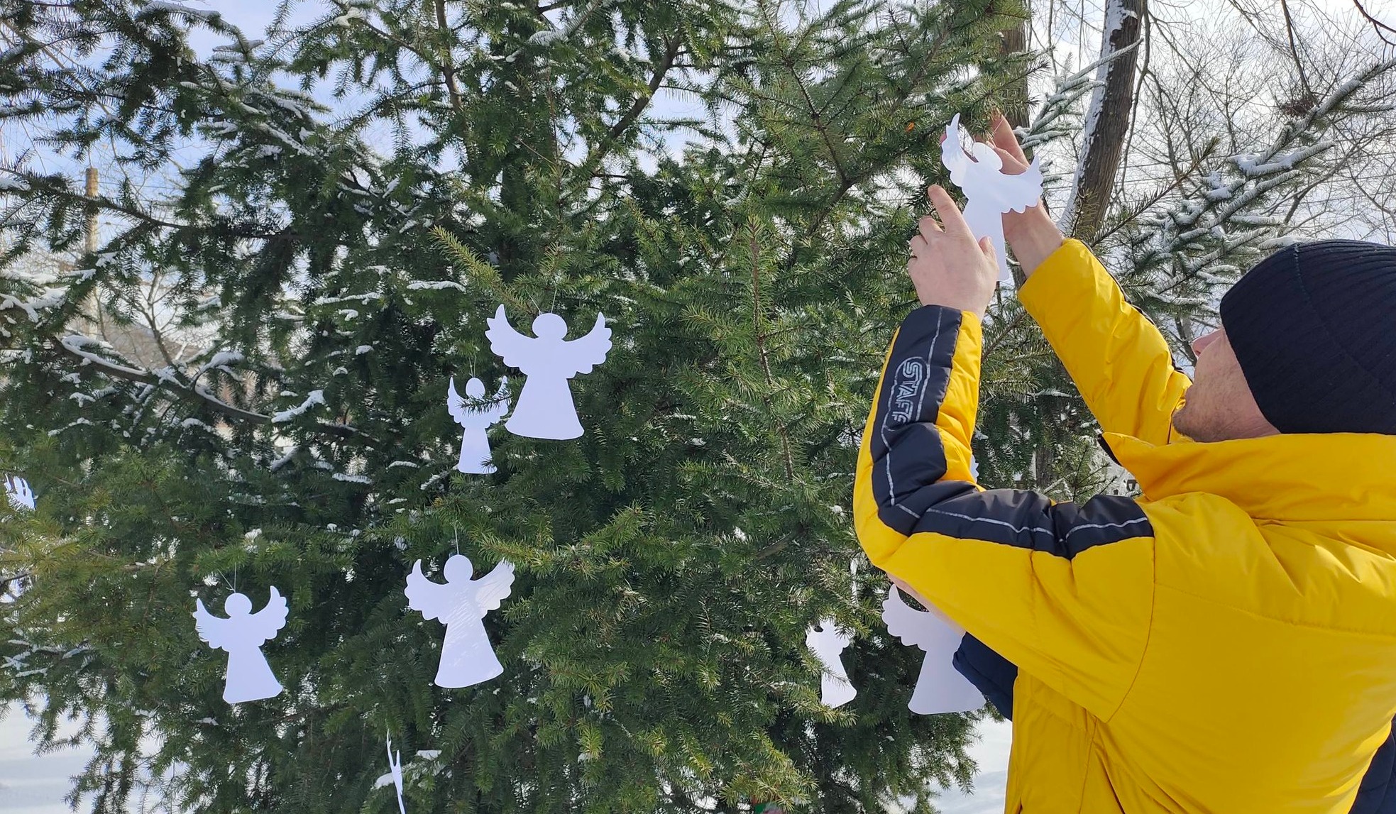 ТИХУ АКЦІЮ "АНГЕЛИ ПАМ'ЯТІ" ОРГАНІЗУВАЛИ У НАРОДНОМУ ДОМІ С. ХРИПЛИН