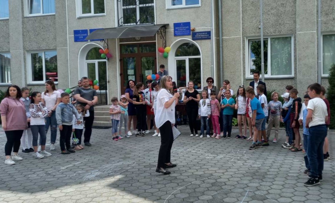 РОЗВАЖАЛЬНА ПРОГРАМА ДЛЯ ДІТЕЙ У ХРИПЛИНІ