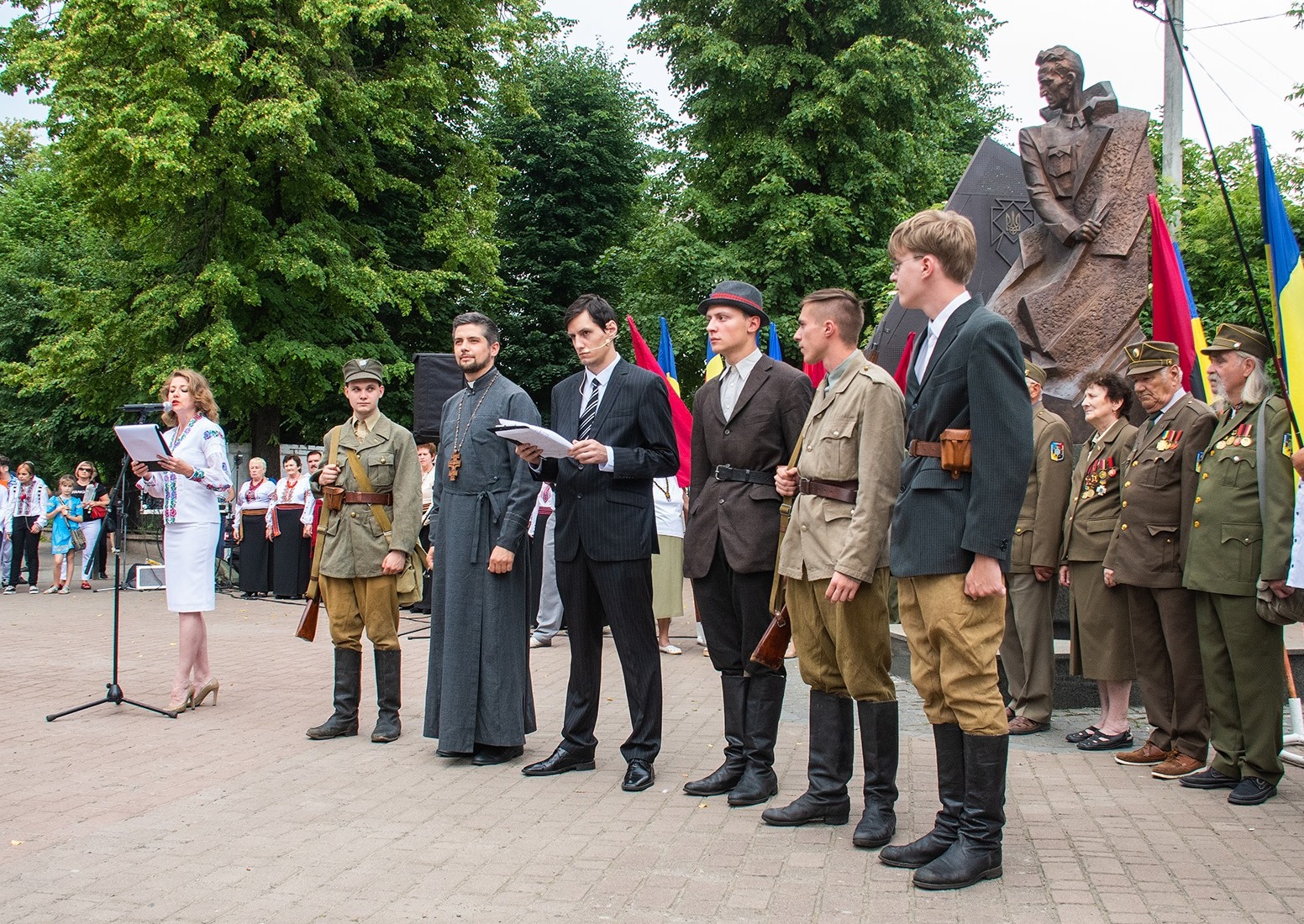 УРОЧИСТЕ ВІЧЕ З НАГОДИ ВІДЗНАЧЕННЯ 80 РІЧНИЦІ ПРОГОЛОШЕННЯ АКТУ ВІДНОВЛЕННЯ УКРАЇНСЬКОЇ ДЕРЖАВИ