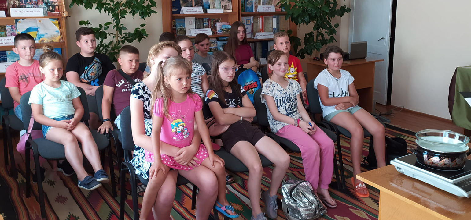 ШОКОЛАДНЕ СВЯТО У ТИСМЕНИЧАНСЬКІЙ БІБЛІОТЕЦІ