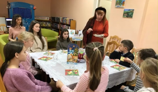 У ДИТЯЧІЙ БІБЛІОТЕЦІ РОЗПИСУВАЛИ ПРЯНИКИ