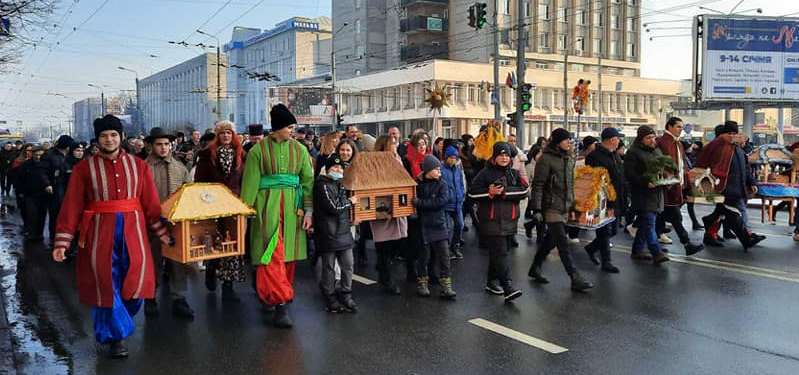 ВУЛИЦЯМИ ІВАНО-ФРАНКІВСЬКА ПРОЙШЛАСЯ ХОДА З ШОПКАМИ