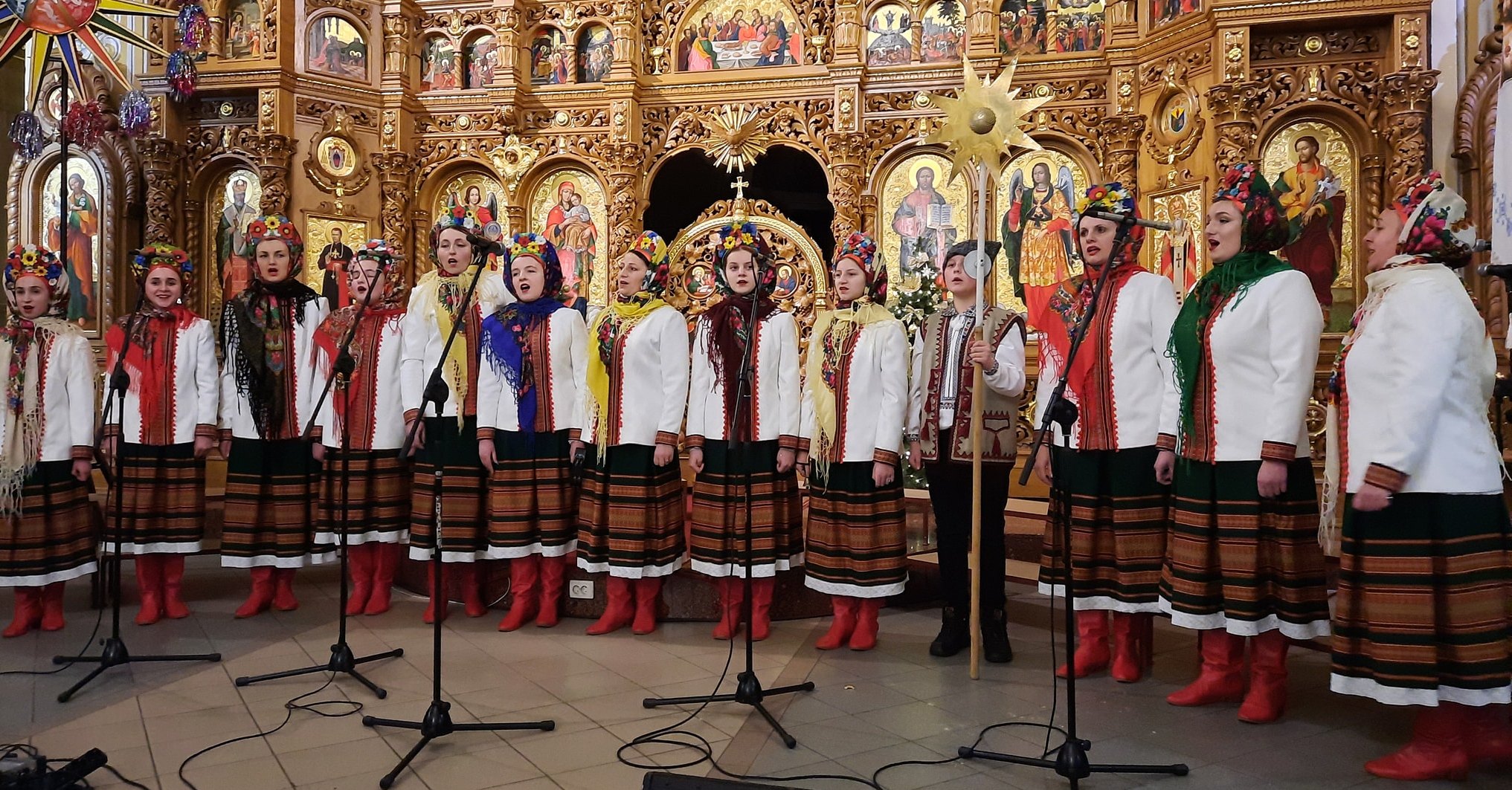 ДРУГИЙ ДЕНЬ XIII МІЖНАРОДНОГО РІЗДВЯНОГО ФЕСТИВАЛЮ "КОЛЯДА НА МАЙЗЛЯХ"