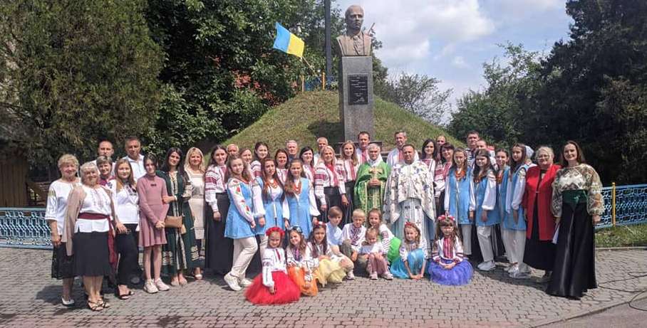 У МИКИТИНЦЯХ ВШАНУВАЛИ БОРЦІВ ЗА ВОЛЮ УКРАЇНИ