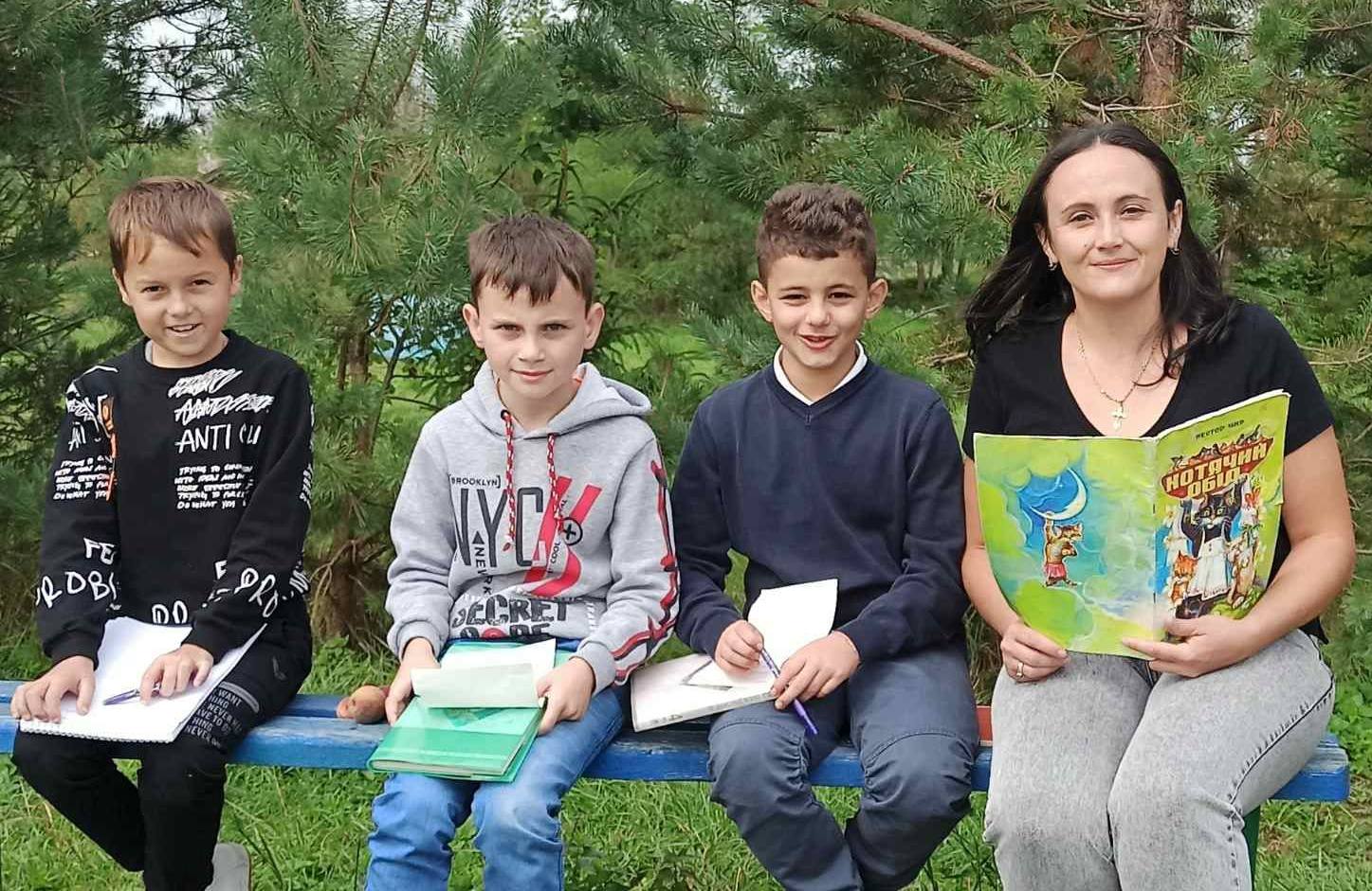 КОЛИ ДІТИ ГРАЮТЬСЯ - ВІРШІ ТЕЖ СКЛАДАЮТЬСЯ