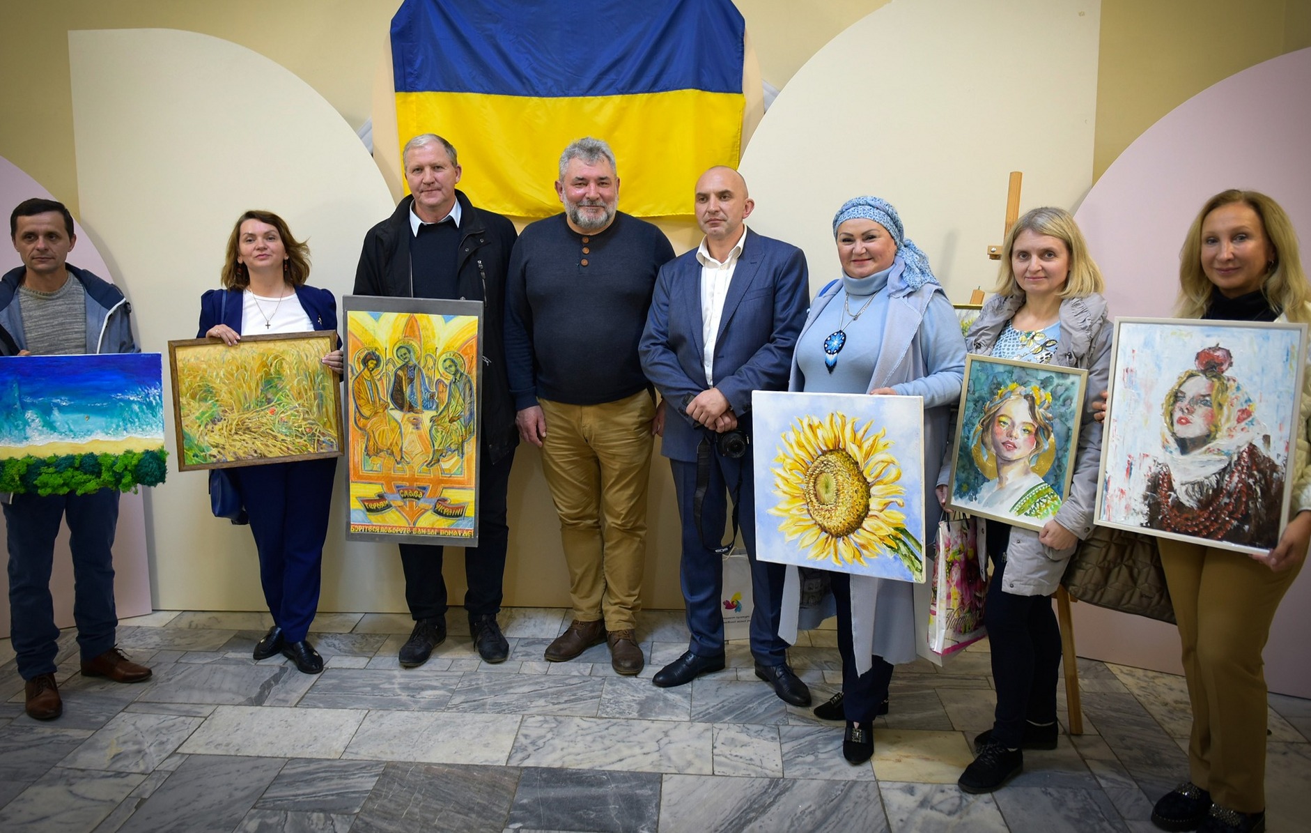 ВІДКРИЛАСЯ ВИСТАВКА "ХЕРСОНЩИНА - ЦЕ УКРАЇНА"