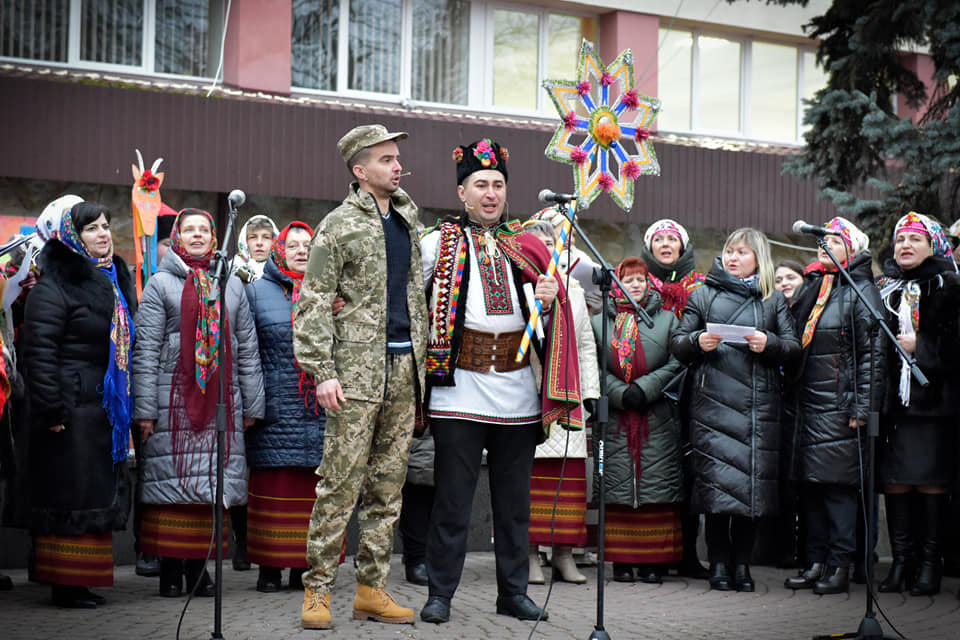 РІЗДВЯНО-МИСТЕЦЬКА ПРОГРАМА "ВІД ВАСИЛЯ ДО ВАСИЛЯ"