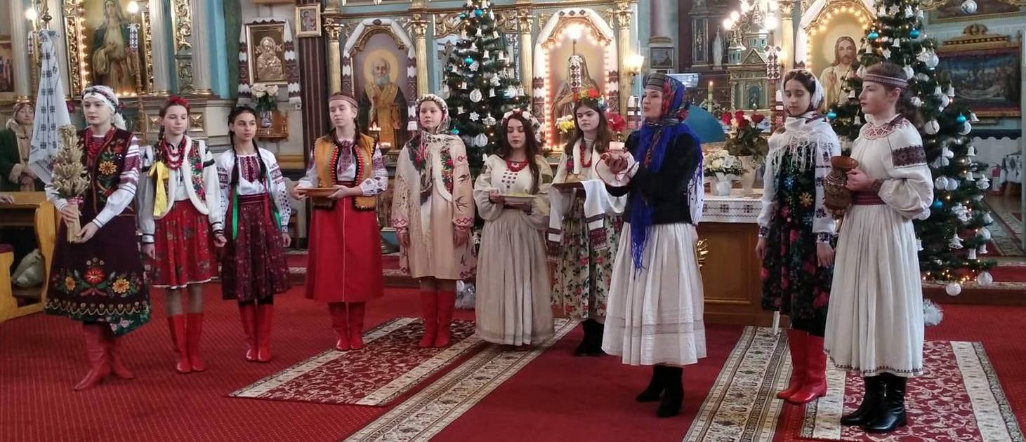РОЗКОЛЯДА У МИКИТИНЦЯХ