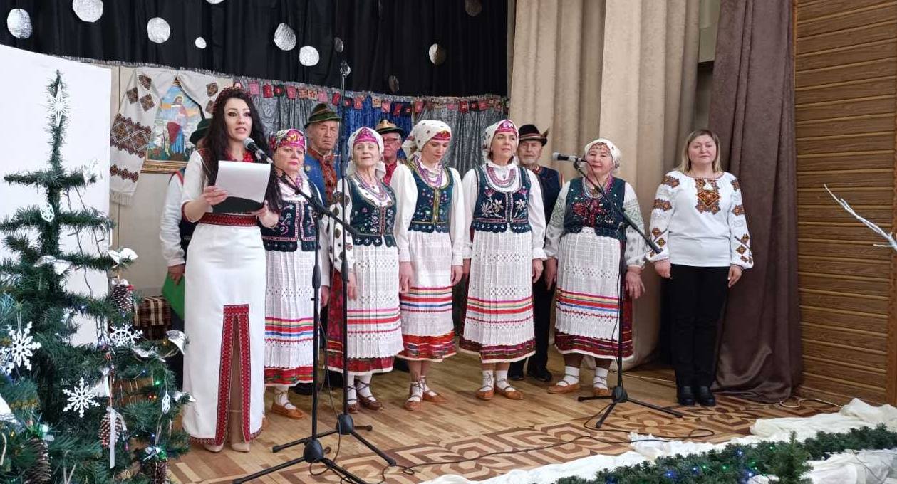 РОЗКОЛЯДА У МІСЬКОМУ НАРОДНОМУ ДОМІ