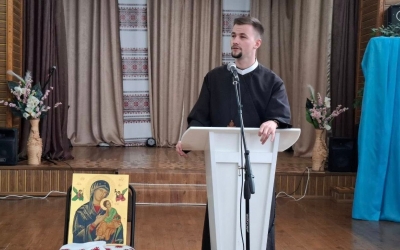У МІСЬКОМУ НАРОДНОМУ ДОМІ ВІДБУЛАСЯ ДУХОВНА ЗУСТРІЧ З О. АРСЕНОМ ЧМЕЛИКОМ