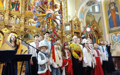 УРОЧИСТО ВІДКРИЛИ XVII МІЖНАРОДНИЙ РІЗДВЯНИЙ ФЕСТИВАЛЬ "КОЛЯДА НА МАЙЗЛЯХ"