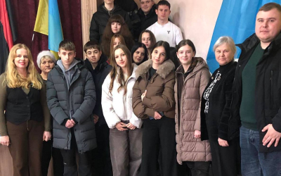 ДЛЯ ВИХОВАНЦІВ ЧЕРНІЇВСЬКОГО ЛІЦЕЮ ПРОВЕЛИ ГОДИНУ МУЖНОСТІ, ПРИСВЯЧЕНУ ГЕРОЯМ КРУТ