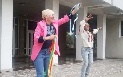 ЗАПАЛЬНИЙ ВИШИВАНКОВИЙ ФЛЕШМОБ НА НАБЕРЕЖНІЙ