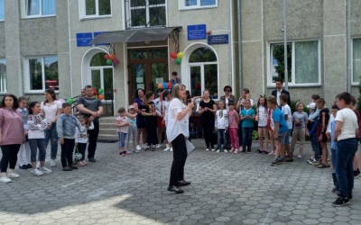 РОЗВАЖАЛЬНА ПРОГРАМА ДЛЯ ДІТЕЙ У ХРИПЛИНІ