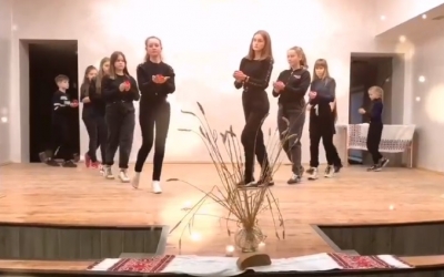 ВЕЧІР ПАМ'ЯТІ "ЗАПАЛИ У СЕРЦІ СВІЧУ"