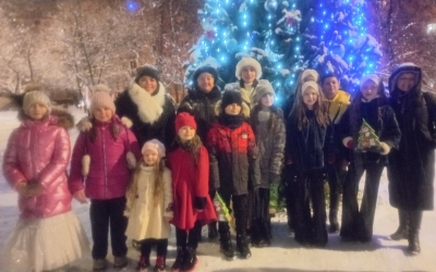 ВІДКРИЛИ НОВОРІЧНУ ЯЛИНОЧКУ У МІКРОРАЙОНІ "ВІЙСЬКОВЕ МІСТЕЧКО"