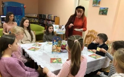 У ДИТЯЧІЙ БІБЛІОТЕЦІ РОЗПИСУВАЛИ ПРЯНИКИ