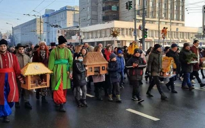 ВУЛИЦЯМИ ІВАНО-ФРАНКІВСЬКА ПРОЙШЛАСЯ ХОДА З ШОПКАМИ