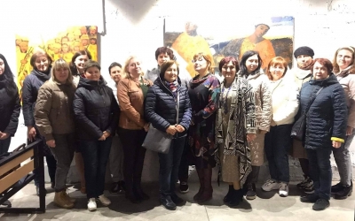 ЗУСТРІЧ З ПИСЬМЕННИЦЕЮ МАРІЄЮ МИКИЦЕЙ
