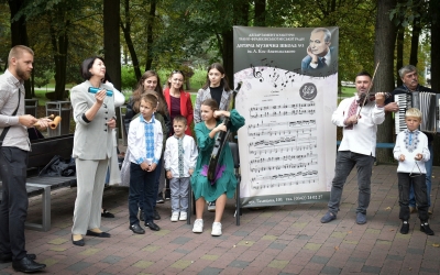 ВЕРЕСЕНЬ ВІДЧИНЯЄ ДВЕРІ ДО НОВИХ ЗНАНЬ І ВМІНЬ!