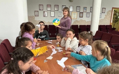 ГОЛУБИ МИРУ У ВИШИВАНКАХ