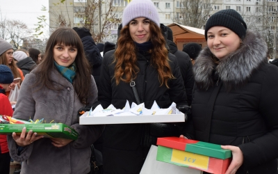 ЯРМАРОК НА ПІДТРИМКУ ЗСУ НА КАСКАДІ