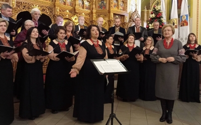 ПЕРШИЙ ФЕСТИВАЛЬНИЙ ДЕНЬ "КОЛЯДИ НА МАЙЗЛЯХ"