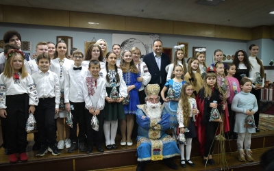 СВЯТО МИКОЛАЯ ДЛЯ ОБДАРОВАНИХ УЧНІВ МИСТЕЦЬКИХ ШКІЛ ФРАНКІВСЬКА