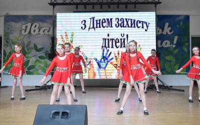 БАРВИ ДИТИНСТВА